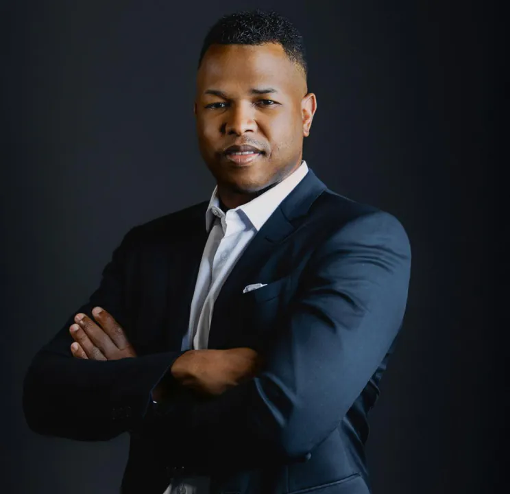 Dr Keneth Hall